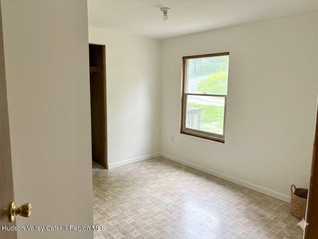 71 Cole Lane, West Coxsackie, NY 12192