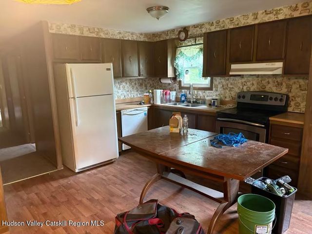 71 Cole Lane, West Coxsackie, NY 12192