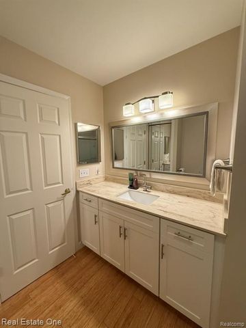 12276 Pagels Drive, Grand Blanc, MI 48439