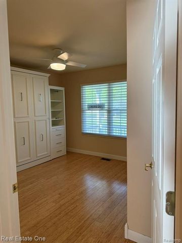 12276 Pagels Drive, Grand Blanc, MI 48439