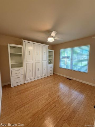 12276 Pagels Drive, Grand Blanc, MI 48439