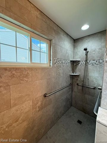 12276 Pagels Drive, Grand Blanc, MI 48439