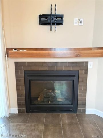 12276 Pagels Drive, Grand Blanc, MI 48439