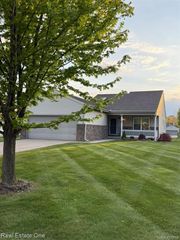12276 Pagels Drive, Grand Blanc, MI 48439