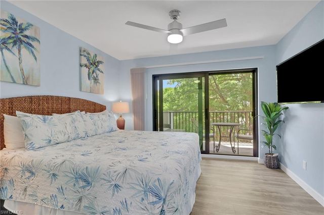 600 Neapolitan WAY 357, Naples, FL 34103
