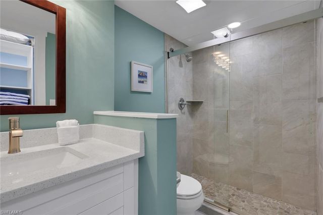 600 Neapolitan WAY 357, Naples, FL 34103