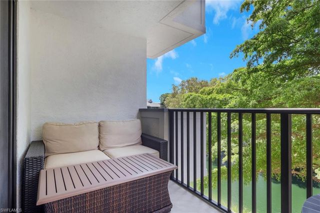 600 Neapolitan WAY 357, Naples, FL 34103