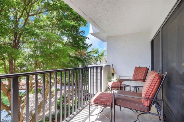 600 Neapolitan WAY 357, Naples, FL 34103
