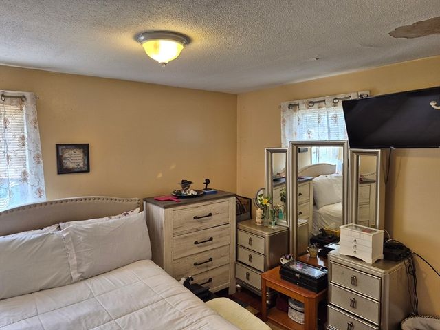 58 Eureka, Springfield, MA 01104