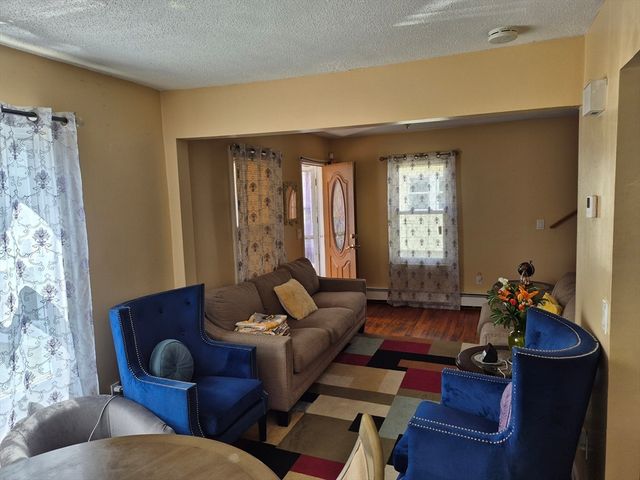 58 Eureka, Springfield, MA 01104