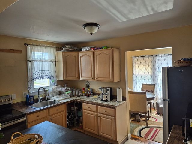 58 Eureka, Springfield, MA 01104