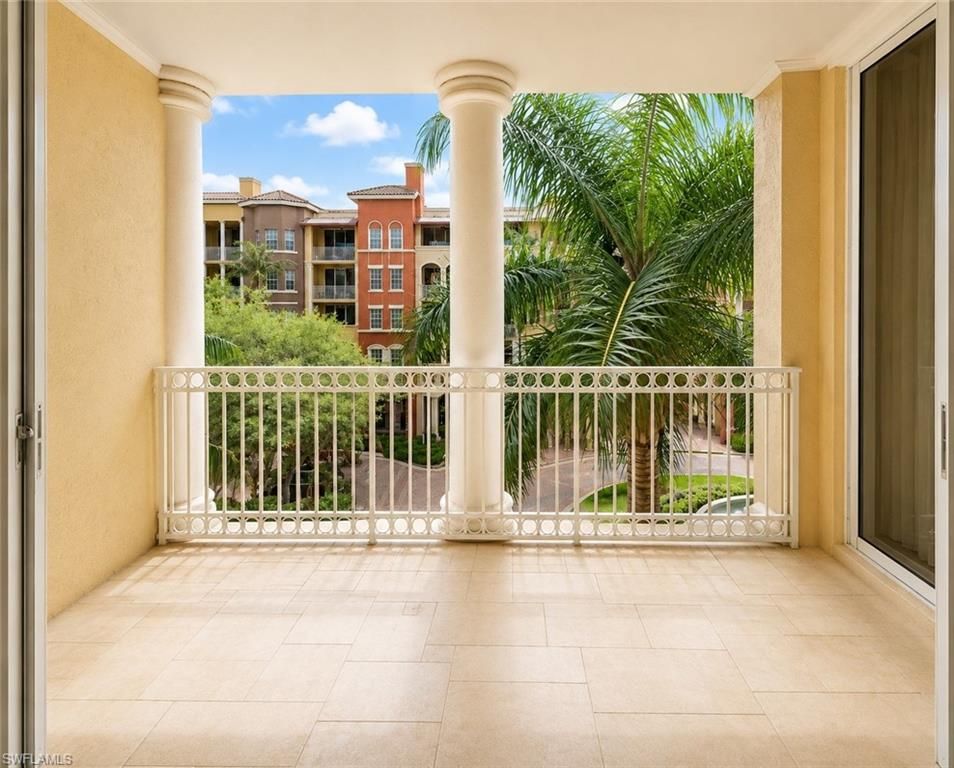 410 Bayfront PL 2308, Naples, FL 34102