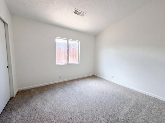 6948 Angela Drive NE, Rio Rancho, NM 87144