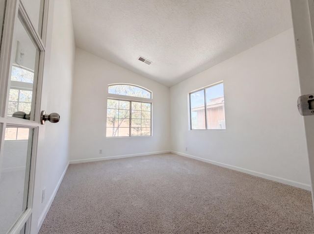 6948 Angela Drive NE, Rio Rancho, NM 87144