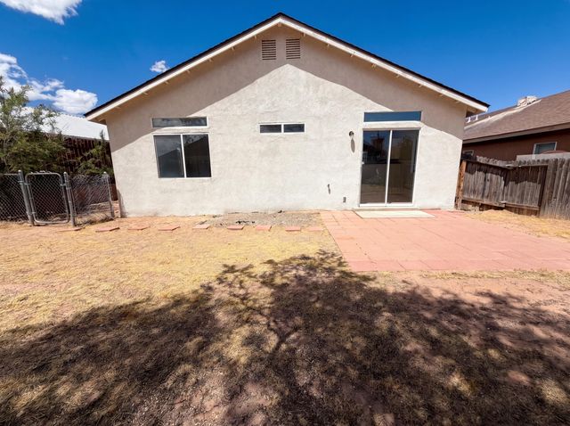 6948 Angela Drive NE, Rio Rancho, NM 87144