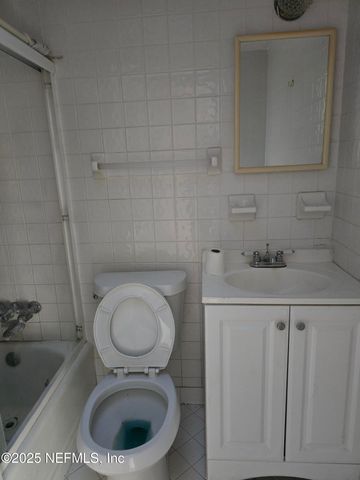 7772 LAKE PARK Drive, Jacksonville, FL 32208