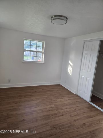 7772 LAKE PARK Drive, Jacksonville, FL 32208