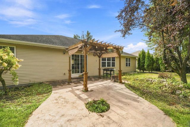 W7252 DOVER COURT, Greenville, WI 54942