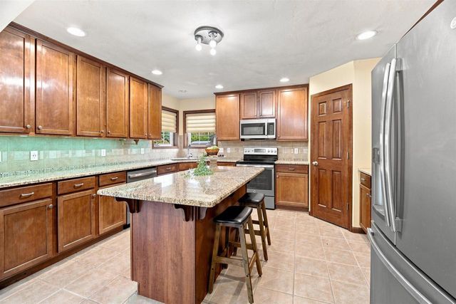W7252 DOVER COURT, Greenville, WI 54942