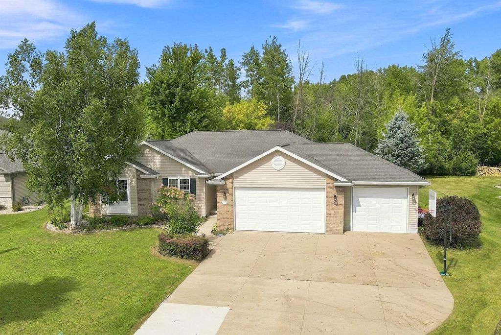 W7252 DOVER COURT, Greenville, WI 54942