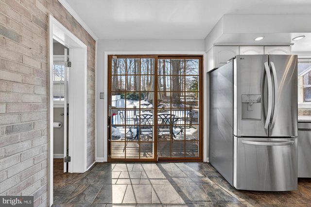 8905 SIDE SADDLE RD, Springfield, VA 22152