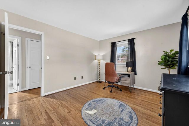 8905 SIDE SADDLE RD, Springfield, VA 22152