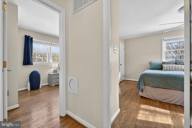 8905 SIDE SADDLE RD, Springfield, VA 22152