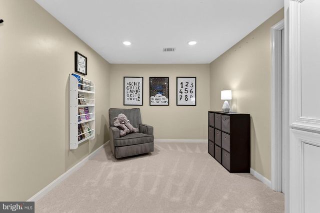 8905 SIDE SADDLE RD, Springfield, VA 22152