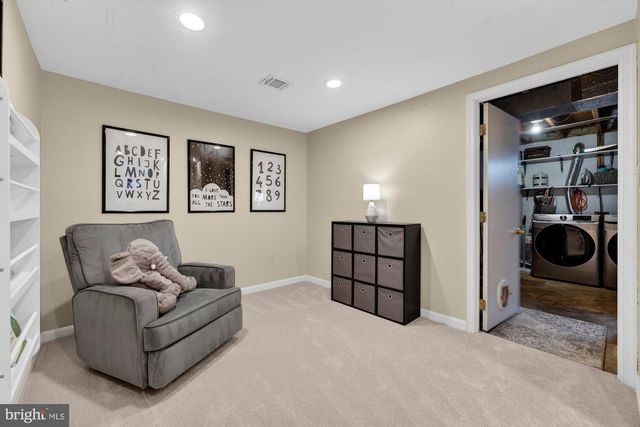 8905 SIDE SADDLE RD, Springfield, VA 22152