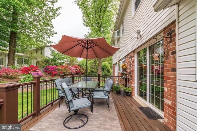 8905 SIDE SADDLE RD, Springfield, VA 22152