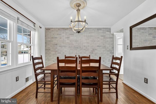 8905 SIDE SADDLE RD, Springfield, VA 22152