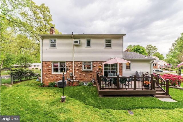 8905 SIDE SADDLE RD, Springfield, VA 22152