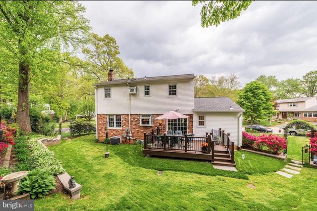 8905 SIDE SADDLE RD, Springfield, VA 22152