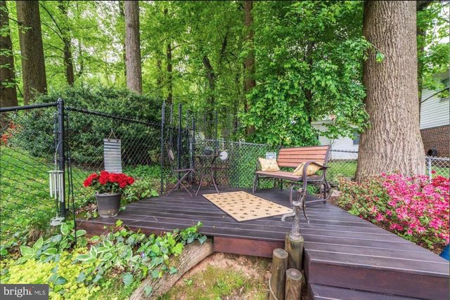 8905 SIDE SADDLE RD, Springfield, VA 22152