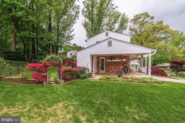 8905 SIDE SADDLE RD, Springfield, VA 22152