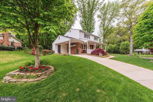 8905 SIDE SADDLE RD, Springfield, VA 22152