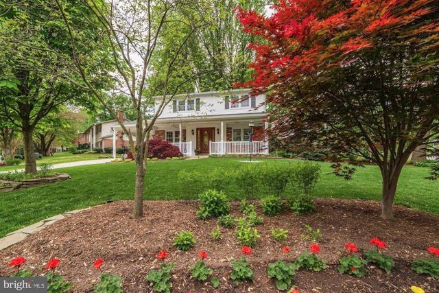 8905 SIDE SADDLE RD, Springfield, VA 22152