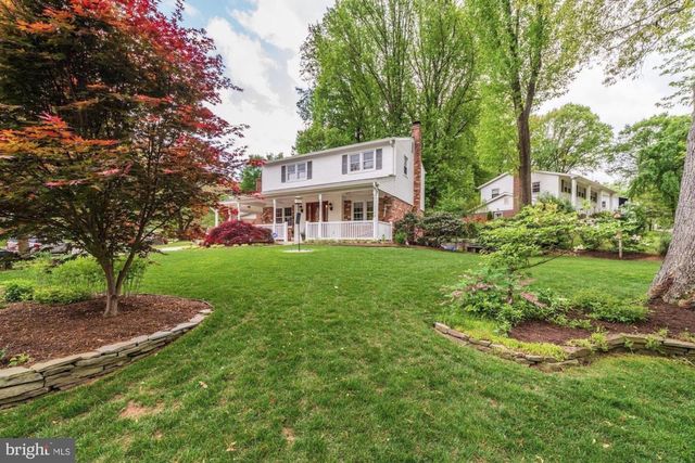 8905 SIDE SADDLE RD, Springfield, VA 22152