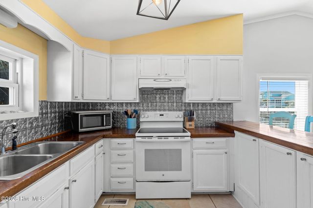 127 Swordfish Drive, Supply, NC 28462