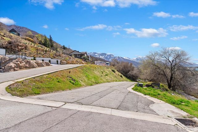 3088 E SILVER HAWK DR, Holladay, UT 84121