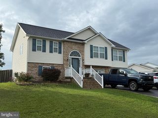 169 MARLOWE DR, Inwood, WV 25428