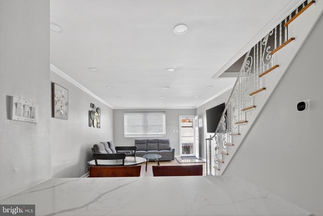 2545 S 9TH ST, Philadelphia, PA 19148