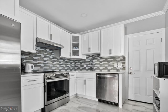 2545 S 9TH ST, Philadelphia, PA 19148