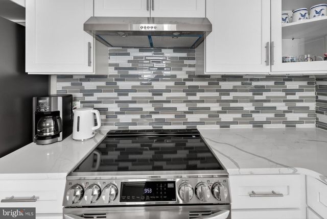 2545 S 9TH ST, Philadelphia, PA 19148