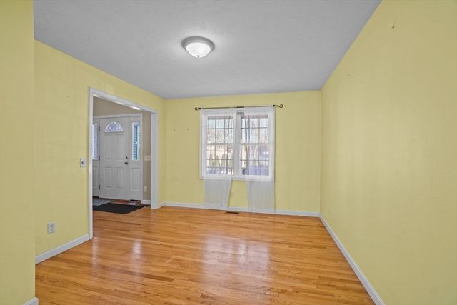 20 Duluth St, Worcester, MA 01604