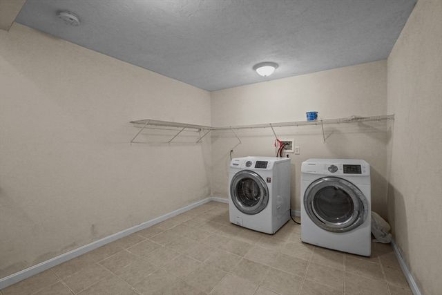 20 Duluth St, Worcester, MA 01604