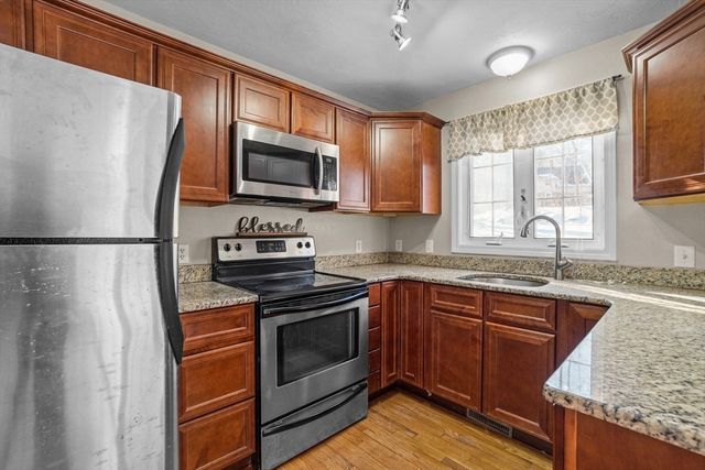 20 Duluth St, Worcester, MA 01604