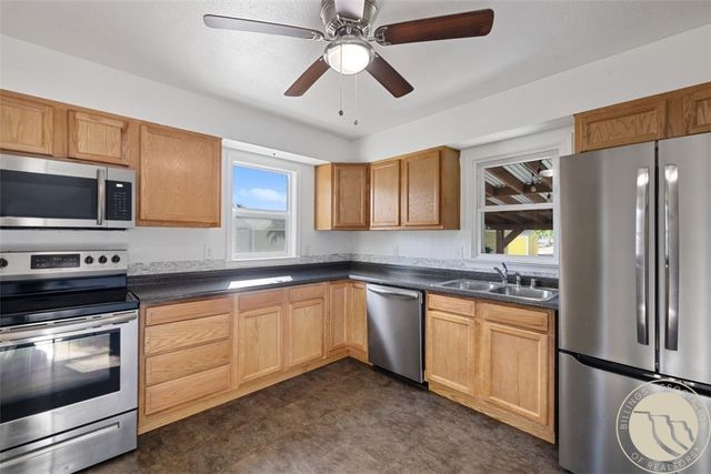 446 Sioux Ln, Billings, MT 59105