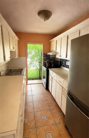 185 NW 82nd St 1, Miami, FL 33150