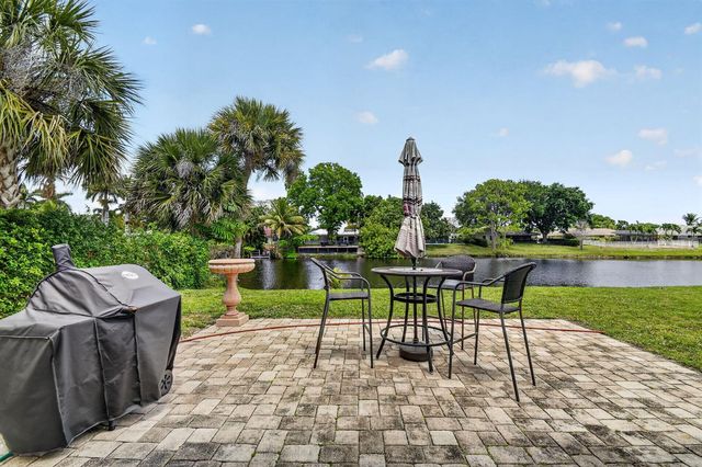 1262 Essex Drive, Wellington, FL 33414
